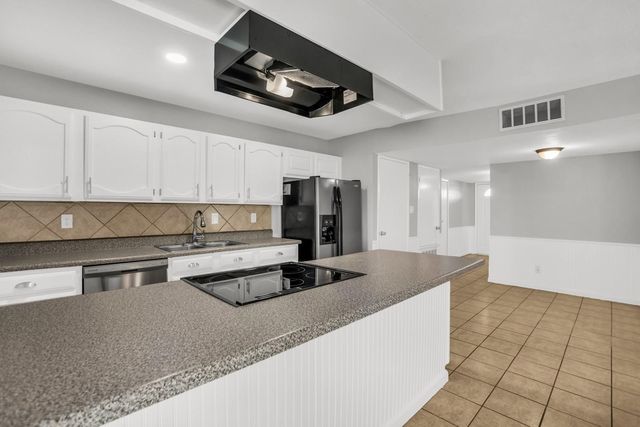 5613 Truitt Street, The Colony, TX 75056