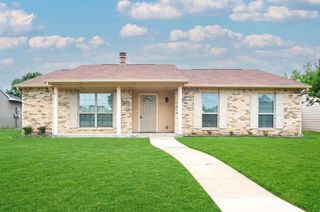 5613 Truitt Street, The Colony, TX 75056