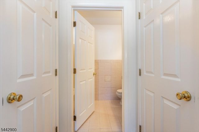 200 Cambridge Ct 200, Clifton City, NJ 07014
