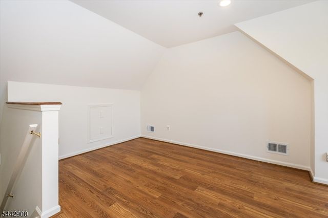 200 Cambridge Ct 200, Clifton City, NJ 07014