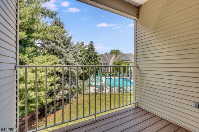 200 Cambridge Ct 200, Clifton City, NJ 07014