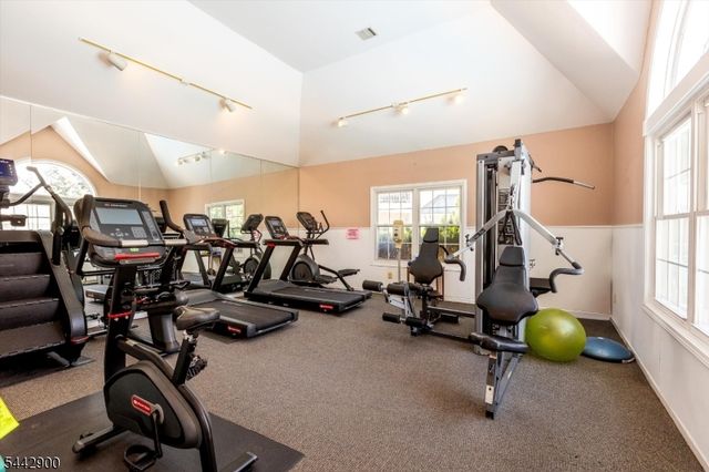 200 Cambridge Ct 200, Clifton City, NJ 07014