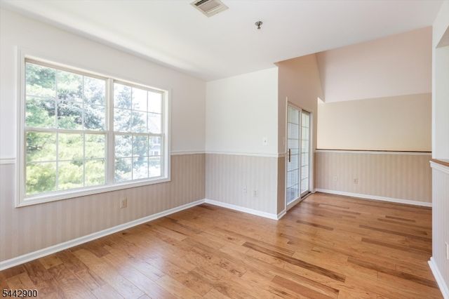 200 Cambridge Ct 200, Clifton City, NJ 07014