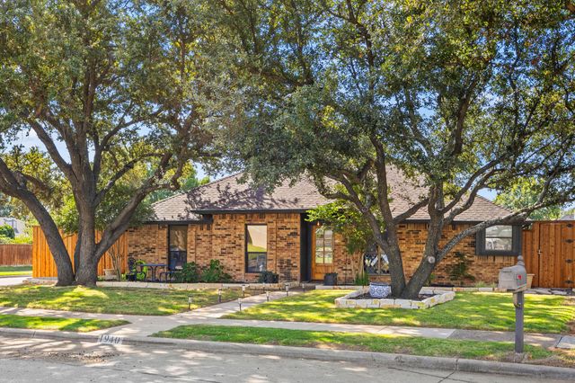 1940 Clearwater Trail, Carrollton, TX 75010