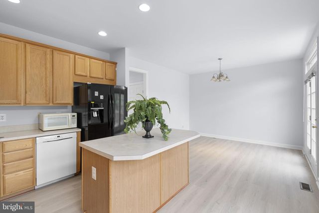 41794 EXPECTATION SQ, Aldie, VA 20105