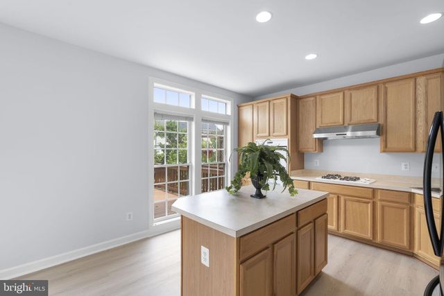 41794 EXPECTATION SQ, Aldie, VA 20105