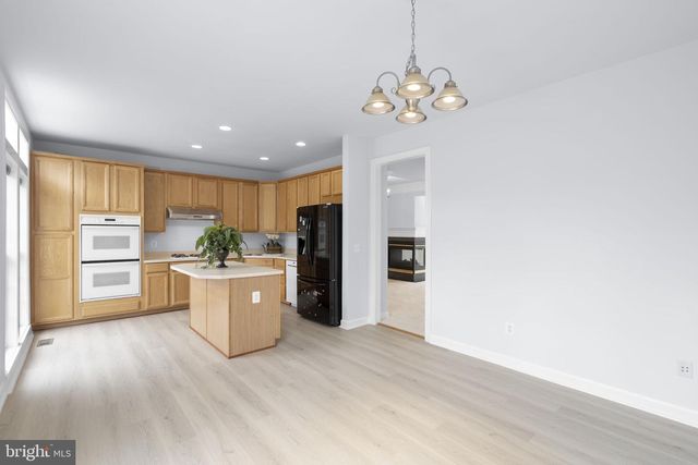 41794 EXPECTATION SQ, Aldie, VA 20105