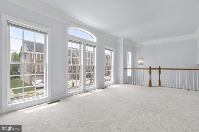 41794 EXPECTATION SQ, Aldie, VA 20105