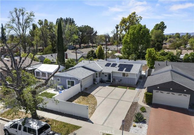 8353 Chimineas, Northridge, CA 91325