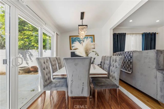 8353 Chimineas, Northridge, CA 91325