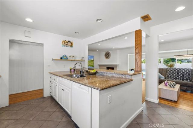 8353 Chimineas, Northridge, CA 91325