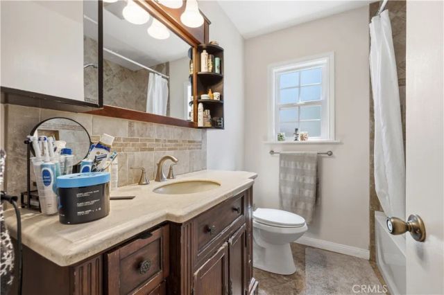 8353 Chimineas, Northridge, CA 91325