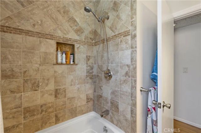 8353 Chimineas, Northridge, CA 91325