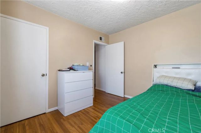 8353 Chimineas, Northridge, CA 91325