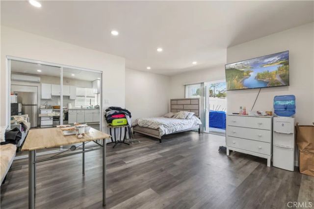 8353 Chimineas, Northridge, CA 91325