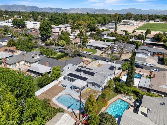 8353 Chimineas, Northridge, CA 91325