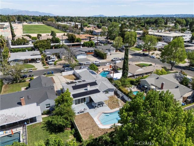 8353 Chimineas, Northridge, CA 91325