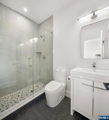 690 Palisade, Cliffside Park, NJ 07010