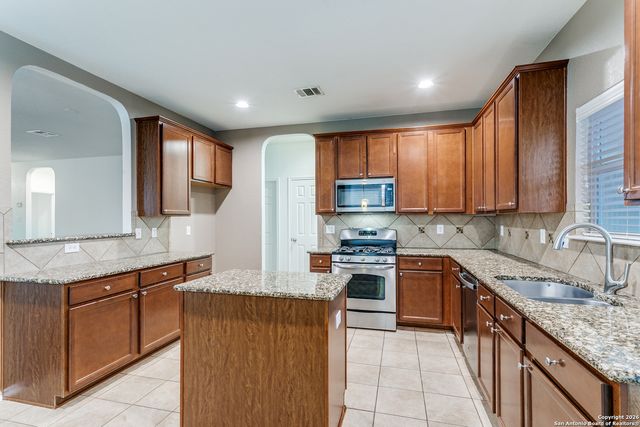 705 Hightrail, Schertz, TX 78108