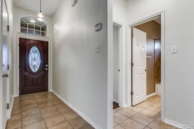 705 Hightrail, Schertz, TX 78108