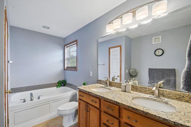 4851 Woodland Avenue, Shakopee, MN 55379