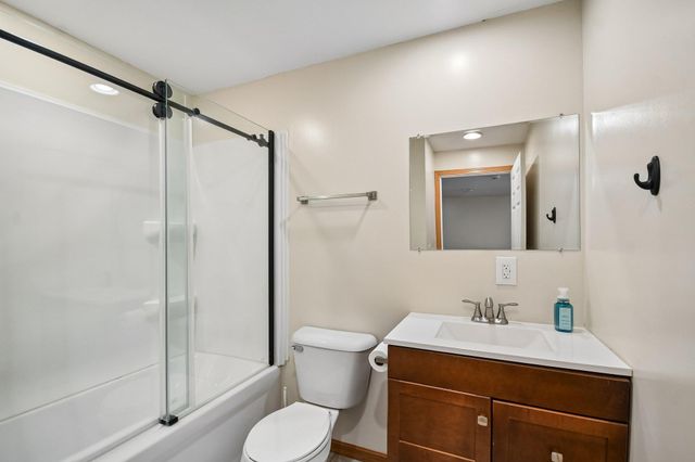 4851 Woodland Avenue, Shakopee, MN 55379