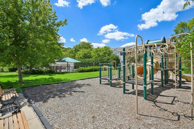 4851 Woodland Avenue, Shakopee, MN 55379