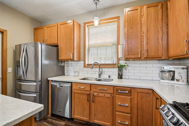 4851 Woodland Avenue, Shakopee, MN 55379