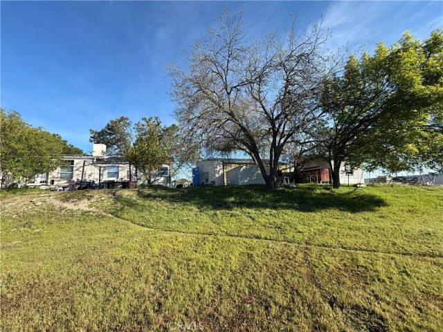 76671 Hesperia, Bradley, CA 93426