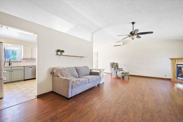 509 S Cavalier Ct, Greenacres, WA 99016