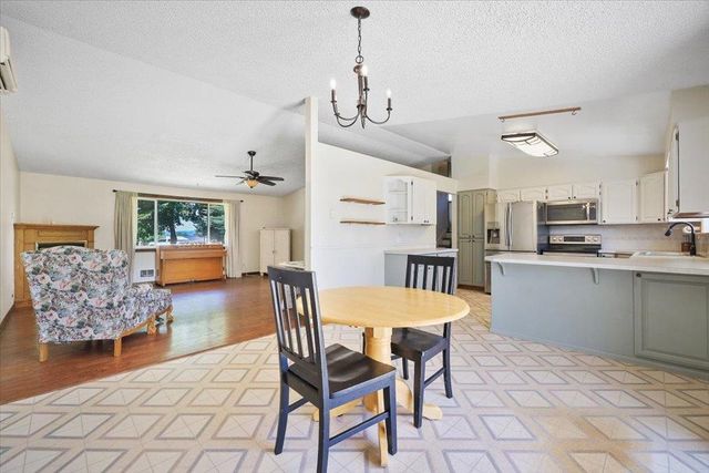 509 S Cavalier Ct, Greenacres, WA 99016