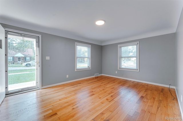 31979 Kathryn Street, Garden City, MI 48135