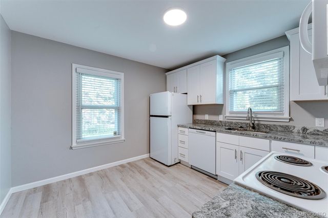 31979 Kathryn Street, Garden City, MI 48135