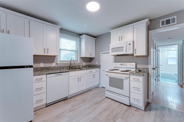 31979 Kathryn Street, Garden City, MI 48135