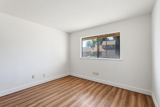 95 Saginaw Cir, Sacramento, CA 95833
