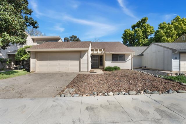 95 Saginaw Cir, Sacramento, CA 95833