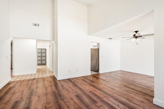 95 Saginaw Cir, Sacramento, CA 95833
