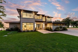1124 Paradise Cove, Streetman, TX 75859