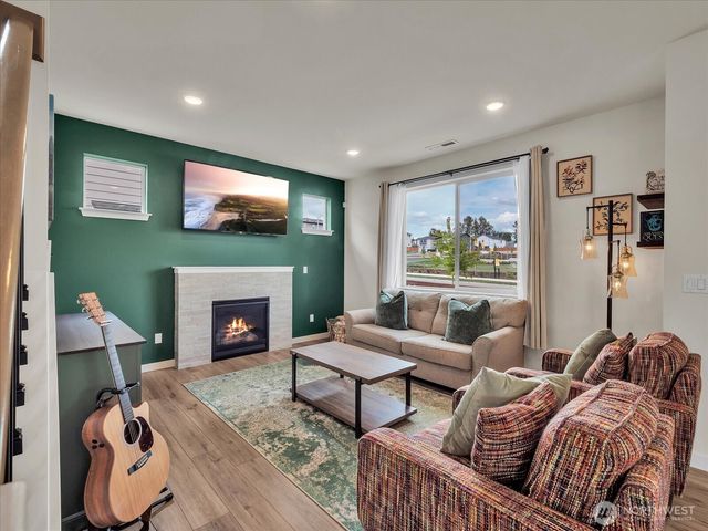 5044 87th Avenue NE, Marysville, WA 98270