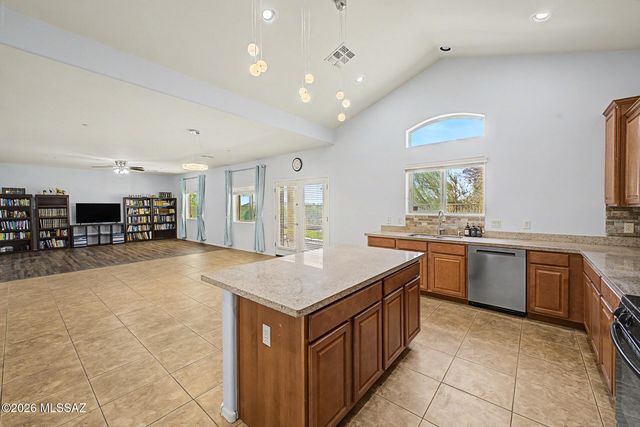 9855 N Crook Lane, Tucson, AZ 85742