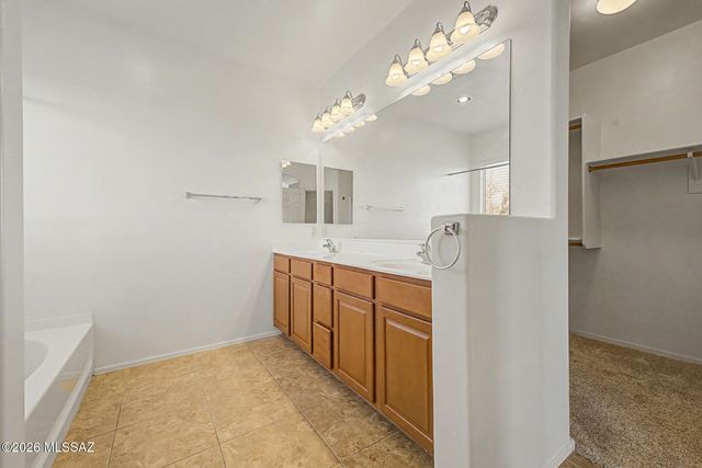 9855 N Crook Lane, Tucson, AZ 85742