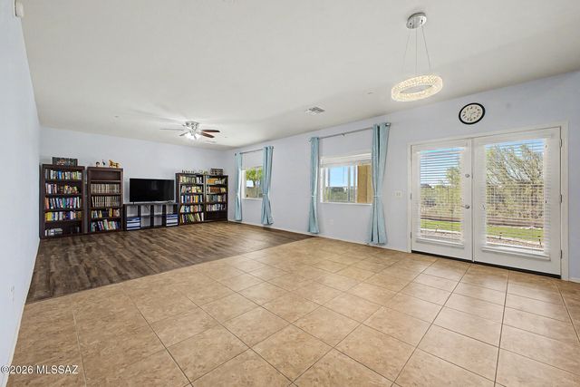 9855 N Crook Lane, Tucson, AZ 85742