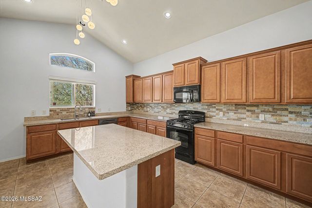 9855 N Crook Lane, Tucson, AZ 85742