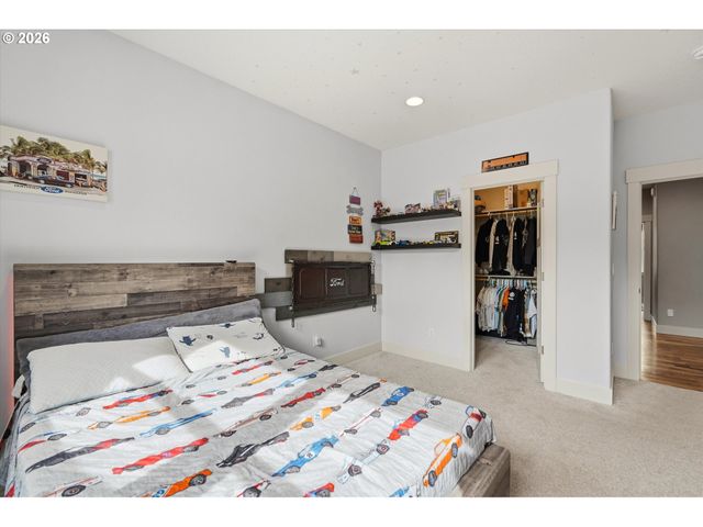 21860 Se EDWARD Dr, Damascus, OR 97089