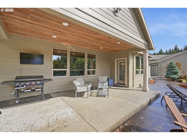 21860 Se EDWARD Dr, Damascus, OR 97089