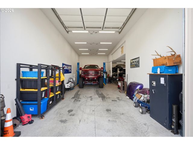 21860 Se EDWARD Dr, Damascus, OR 97089