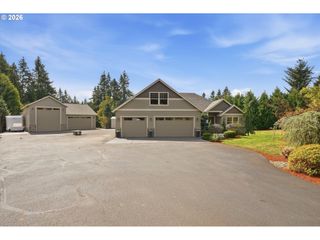 21860 Se EDWARD Dr, Damascus, OR 97089