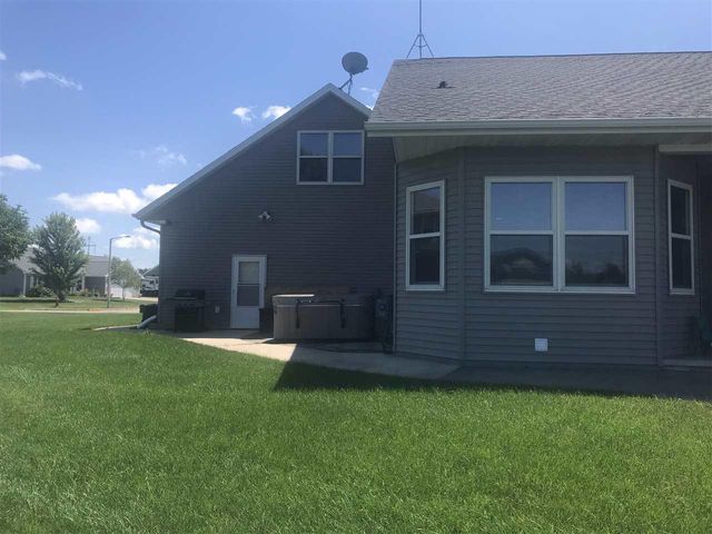 1107 N TWIN HARBOR DRIVE, Winneconne, WI 54986