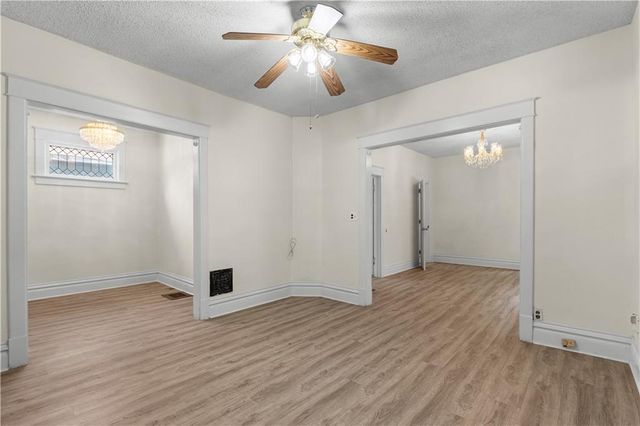 1807 Kensington Avenue, Kansas City, MO 64127