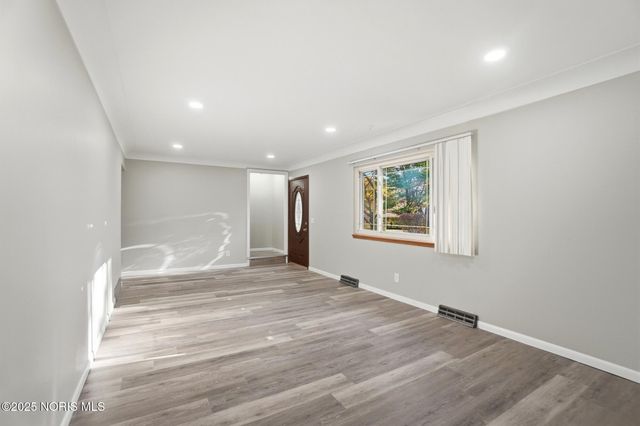 388 S River Road, Waterville, OH 43566